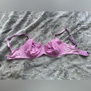 Victoria’s Secret lace pink sexy bras. 32DDD